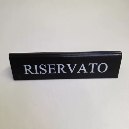 RISERVATO foglalt tábla, fekete műbőr, fehér felirattal, nagy