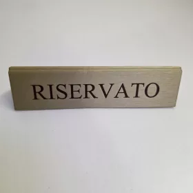   RISERVATO foglalt tábla, arany műbőr, barna felirattal, nagy